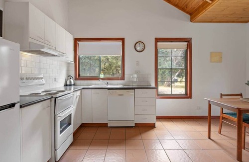 Halls Gap House | Mountainside Villa Four – Boroka