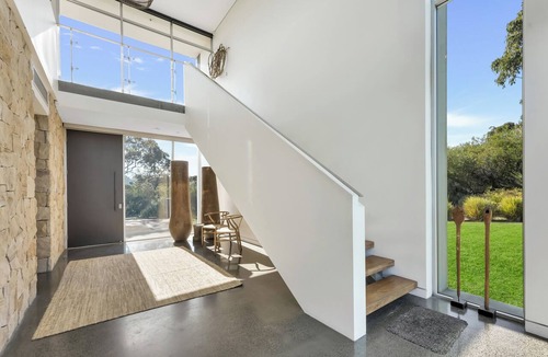Macmasters Beach House | Mourawaring House - Bushland Retreat