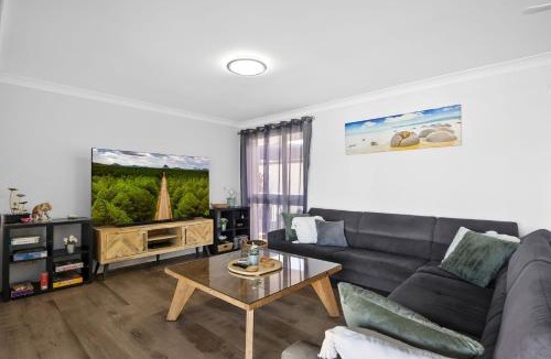 Maroochydore House | Mudcrab Manor, waterfront holidays at it's best