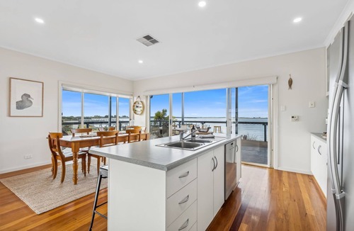 Nangkita House | Mundoo Sunrise, Absolute waterfront
