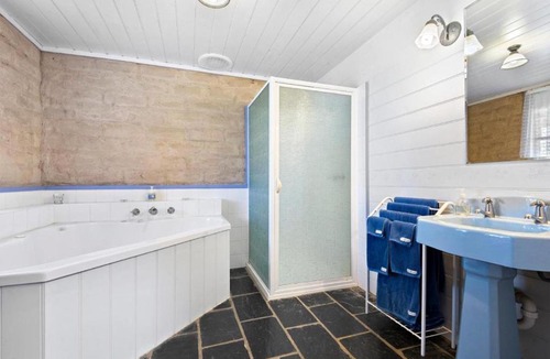 Echuca House | Murray River Spa Retreat