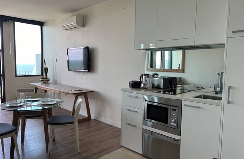 Frankston Apartment | My happy place-Charming 1-bedroom apartment in lovely Frankston with AC
