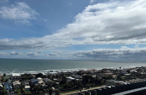 Frankston Apartment | My happy place-Charming 1-bedroom apartment in lovely Frankston with AC