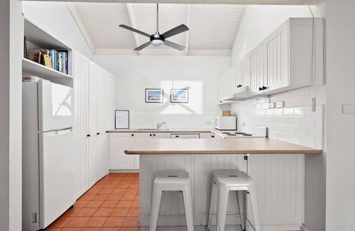 Anglesea House | Mysa Anglesea. Sleeps 6 WiFi. Netflix. CafesShops
