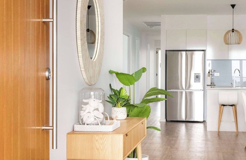 Vincentia House | Myuna - beachfront pet-friendly