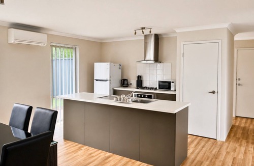Kealy House | Napolean Holiday Retreat