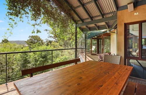 Pretty Beach Central Coast House | Natures Hideaway - All linen & Wifi