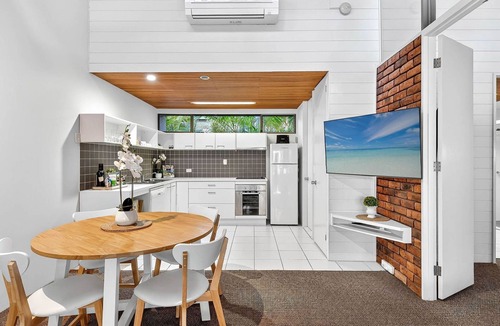 Moonee Beach Apartment | Nautilus Resort - Executive Apartment with Beach on your doorstep