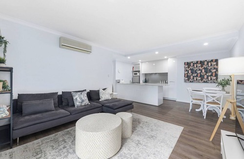 East Perth Apartment | Neat 1BR apartment w/balcony in superb East Perth Village