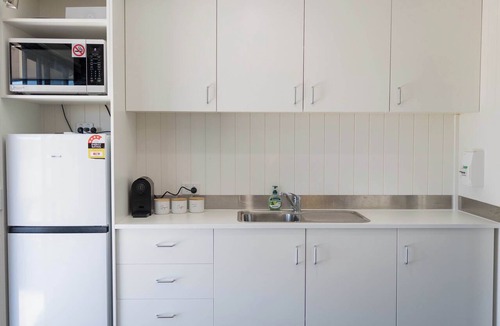 Dubbo House | Ned's Hideout, Private Cabins Near Dubbo