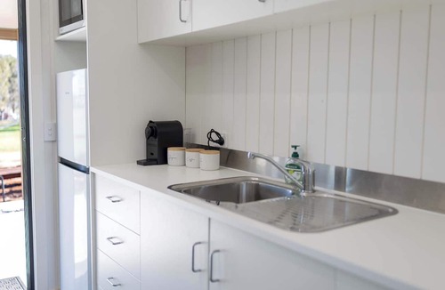 Dubbo House | Ned's Hideout, Private Cabins Near Dubbo