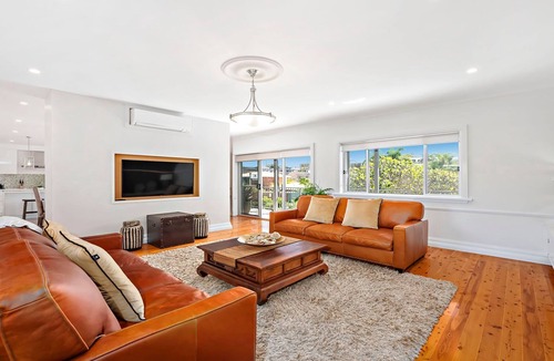 Nelson Bay House | Nelson Bay CBD Oasis - 13 Government Rd