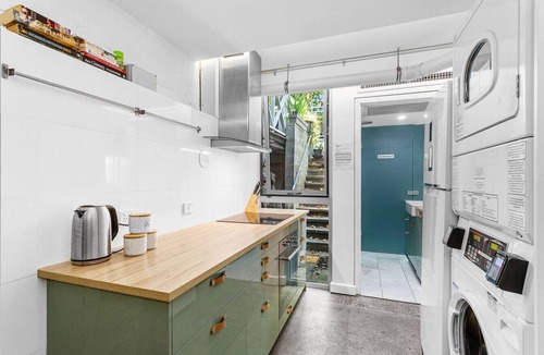 Perth Bed & Breakfast | Nest on Newcastle – T1