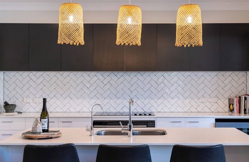 Wrights Beach House | Nest: Sunset skies & family fun. Stunning family home, pets welcome, pizza oven
