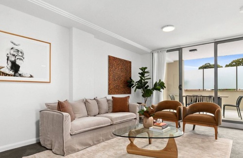 Cremorne Apartment | NEW 3 Bedroom Apartment in Cremorne !