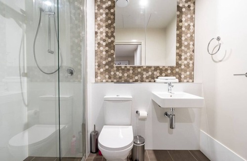 Greenway Apartment | New to VRBO: 2BR/2BA Greenway Apt with Views