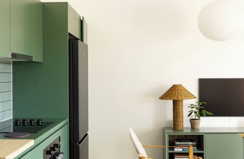 Cromer House | New Two Bedroom Designer Guesthouse in Cromer, 1 Queen + Bunk Bed