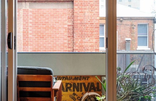 Adelaide Central Business District Apartment | New York Vibes in Adelaide's Fashionable East End
