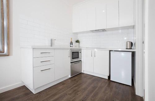 Ballarat Apartment | Newington Apartments - Apt 3 Queen, Brand New!