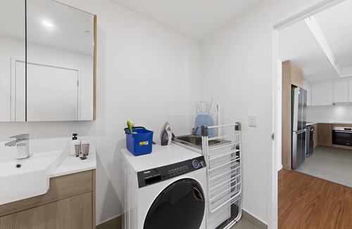 Cannington Apartment | Newly Built 3 Bed Apartment with Onsite Parking