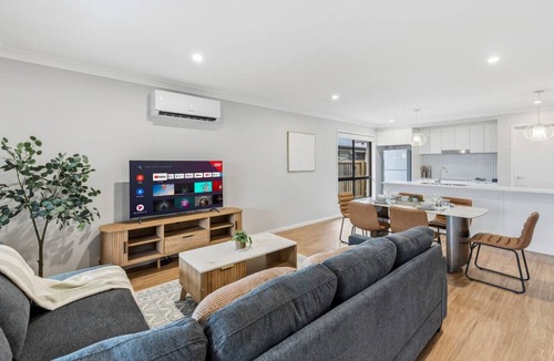Park Ridge House | Newly Furnished Stylish 4BR Getaway with Patio