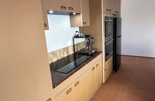 Moruya House | Newly Renovated Coastal Escape | Walk to Town, River & Markets
