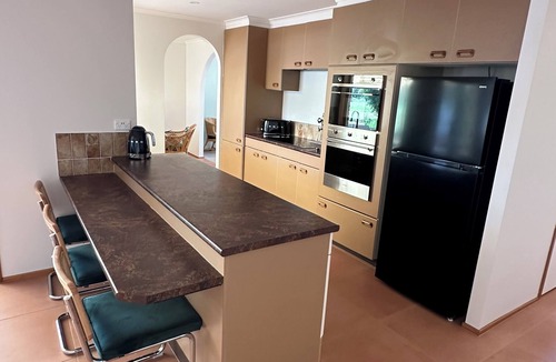 Moruya House | Newly Renovated Coastal Escape | Walk to Town, River & Markets