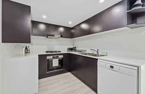 North Sydney Apartment | Newly Renovated Spacious Apartment