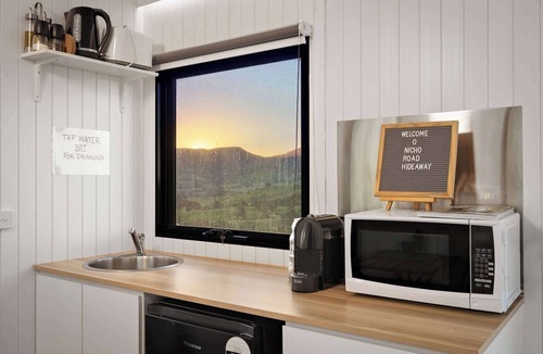 Allans Flat House | Nichol Road Hideaway 1 at Annie’s Retreat by Tiny Away
