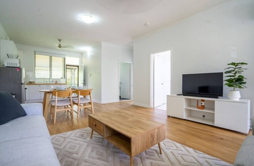 Nightcliff Apartment | Nightcliff Retreat: Stylish 2BR Apt Near Foreshore