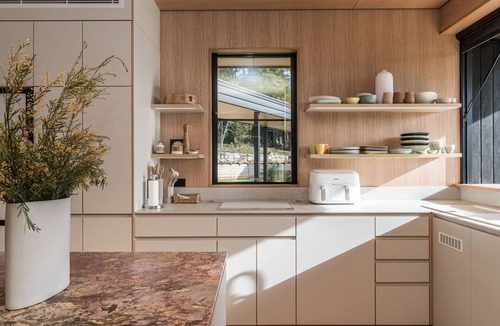 Eureka House | Nightfall a Hinterland Escape
