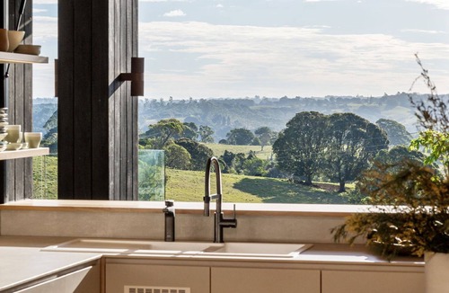 Eureka House | Nightfall a Hinterland Escape