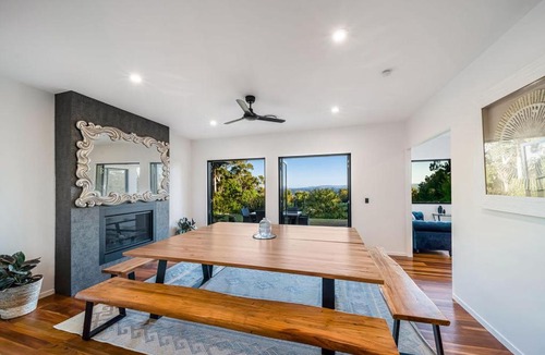 Ninderry House | Ninderry Manor-Spectacular Hinterland retreat