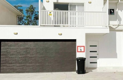 Pimpama House | No.21 3B Pimpama Home