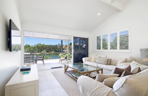 Noosaville Apartment | Noosa Haven Apt 12 Riverfront Elegance