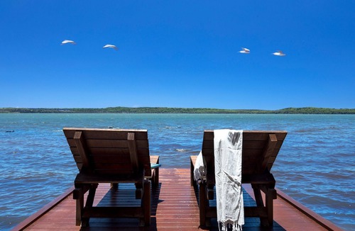 Weyba Downs House | Noosa Luxury Lakehouse 3 bdrm (1 bdrm lockoff) Noosa's favourite lake retreat