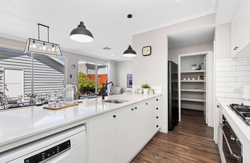 North Coogee House | North Coogee Ocean View 3 bedroom 2 bath Townhouse perfect for your family & friends getaway.