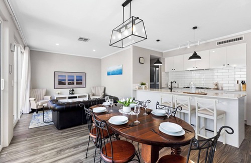North Coogee House | North Coogee Ocean View 3 bedroom 2 bath Townhouse perfect for your family & friends getaway.