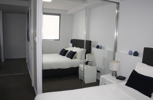 North Sydney Apartment | North Sydney Wyndel Apartments-MIL1005