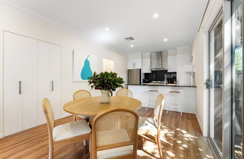 Norwood House | Norwood Townhouse- Walk to the Parade!