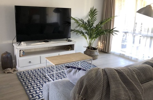 Narrawallee House | Now Available 22 Oct to 1 Nov - 120m to Beach!