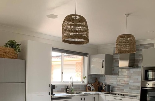 Narrawallee House | Now Available 22 Oct to 1 Nov - 120m to Beach!