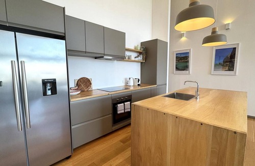 Denmark House | Nullaki Views on Russell: Walk to town, inlet & sky views
