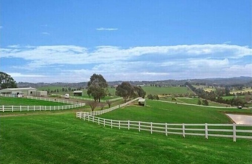 Chirnside Park House | Oak Hill Grand Country Escape with Sunset Views
