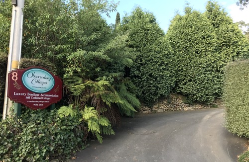 Mount Dandenong Hotel | Observatory Cottages