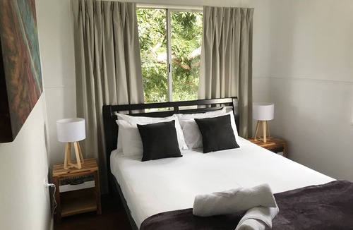 Queens Beach Apartment | Ocean Breeze Units