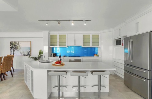 North Beach House | Ocean Facing | 20m to Water | Cafés & Dining