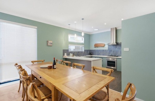 St Leonards House | Ocean Mist Retreat - Family Friendly Getaway