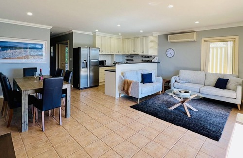 Wallaroo House | Ocean Oasis