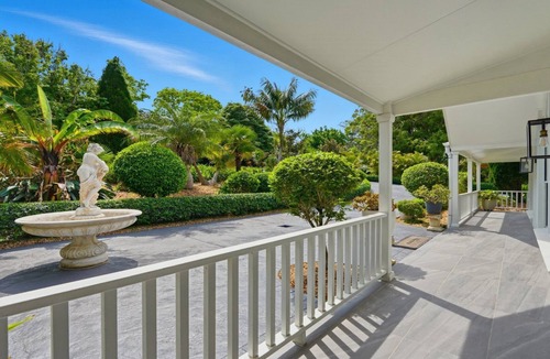 Wamberal House | OCEAN PALMS RESORT| POOL, SPA| Accom Holidays